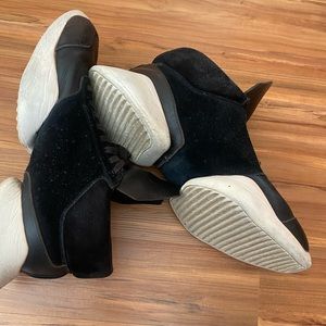 Rick Owens x adidas Tech Runner